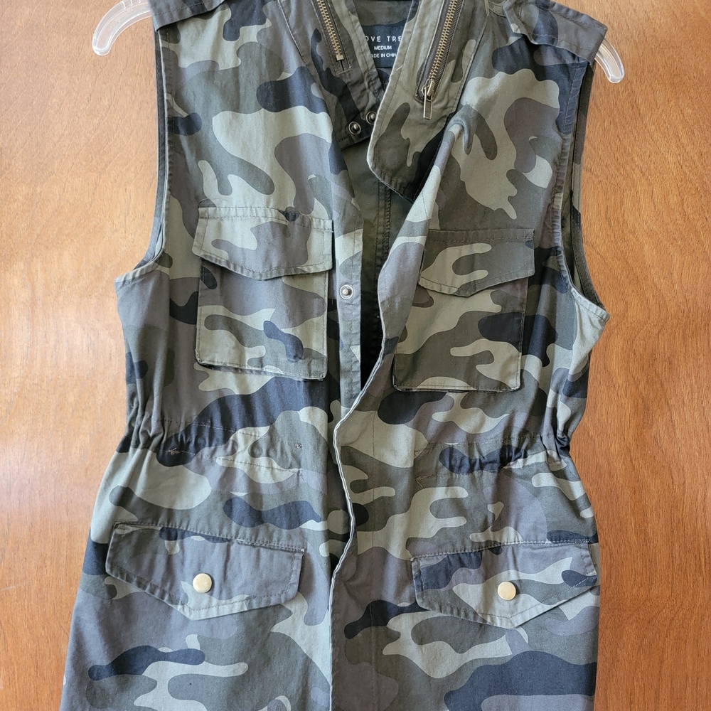 Love Tree Green Camouflage Utility Vest